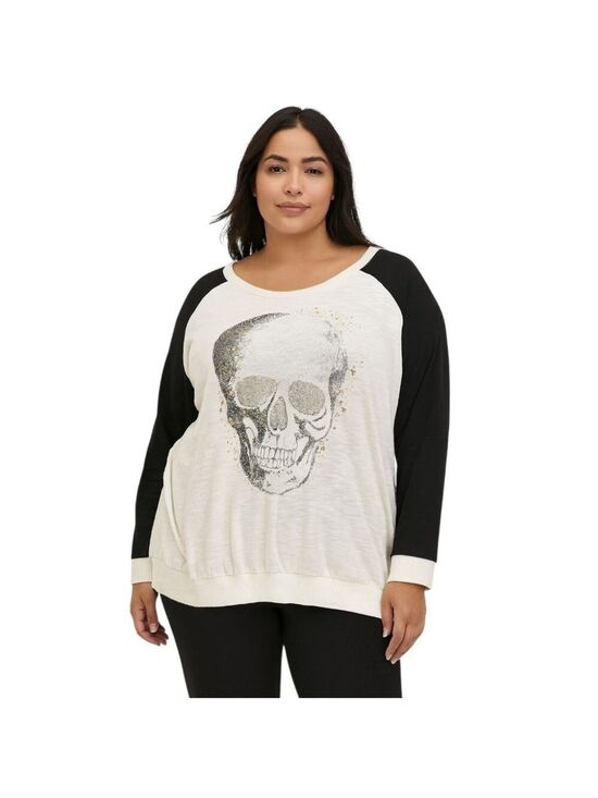 torrid Tops - Torrid Super Soft Skull Graphic Raglan Sweatshirt – Cream & Black (2X)